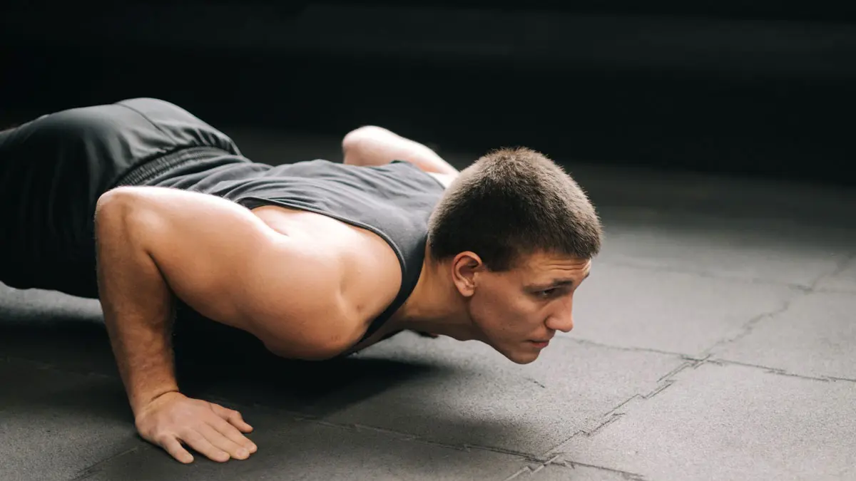 Pushup con downward dog: el combo m&aacute;s eficaz