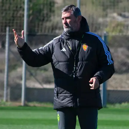Emilio Larraz sube al primer equipo tras un buen rendimiento en el Deportivo Aragón / Real Zaragoza