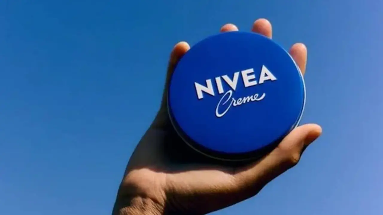 La OCU dicta sentencia: la Nivea de lata azul vuelve a lo m&aacute;s alto por 4,99&euro; y barre a las marcas de lujo