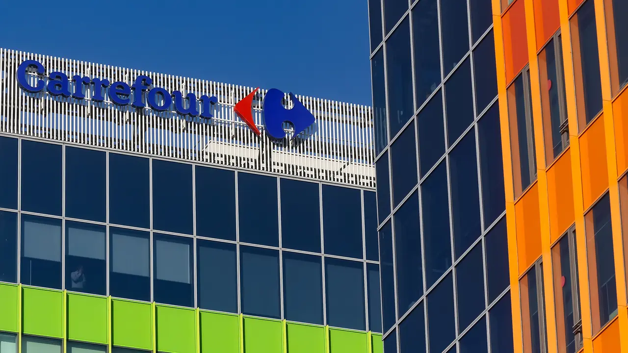 Carrefour, Eroski y Alcampo se rebelan contra Mercadona: la oleada de aperturas que cambiar&aacute; tu forma de comprar