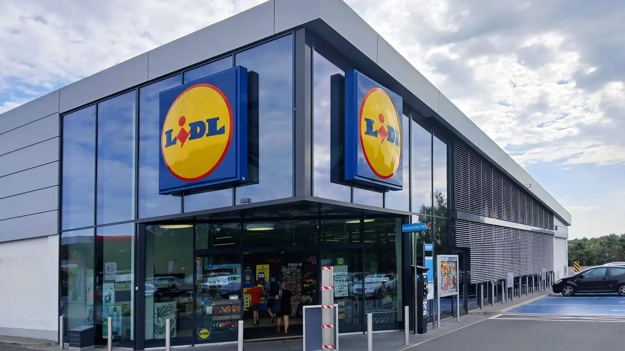 Colas kilom&eacute;tricas en Lidl por su nueva freidora de aire: el electrodom&eacute;stico de lujo que ahora cuesta menos de 40 euros