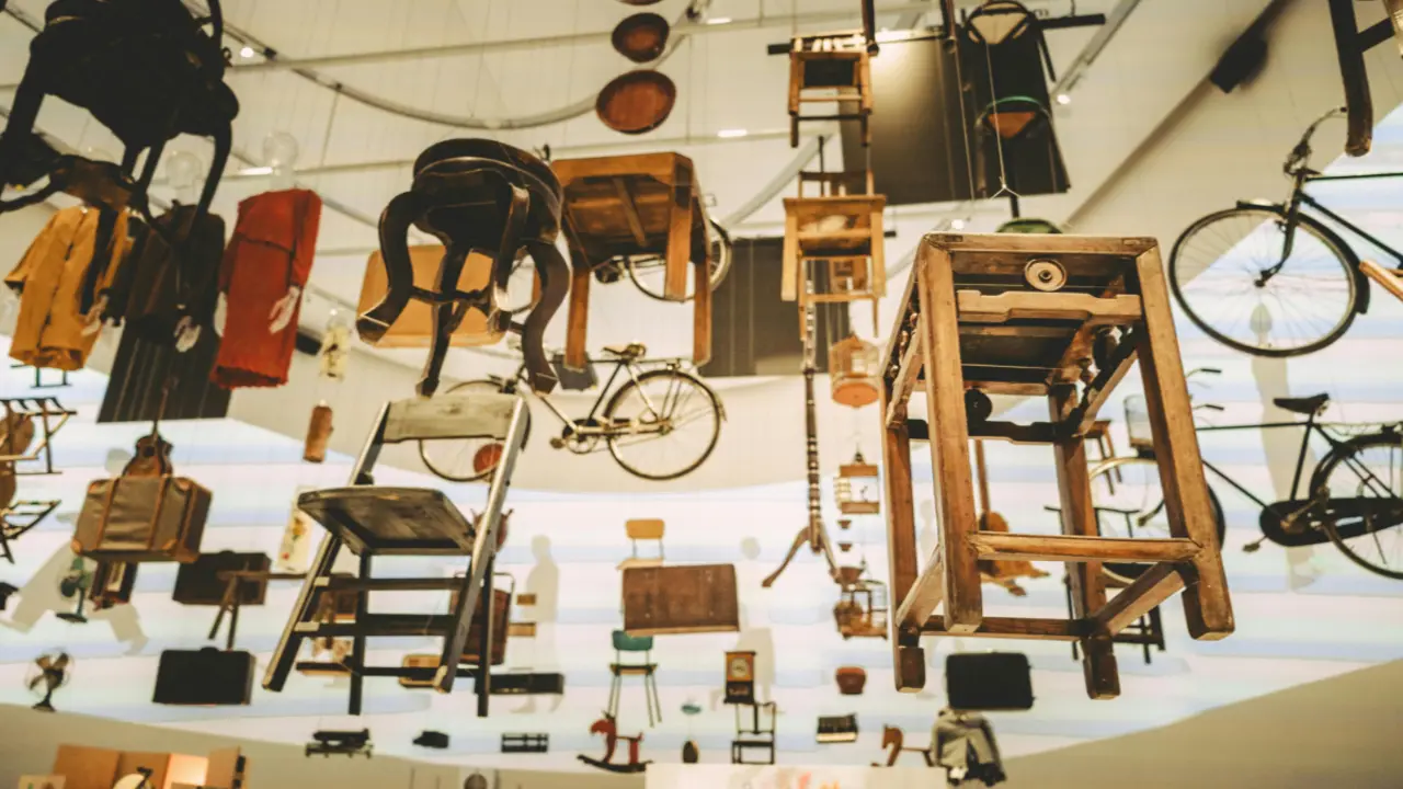 El mapa secreto de los 6 mercadillos de Madrid para este finde: tesoros vintage y el regalo que todos buscar&aacute;n.