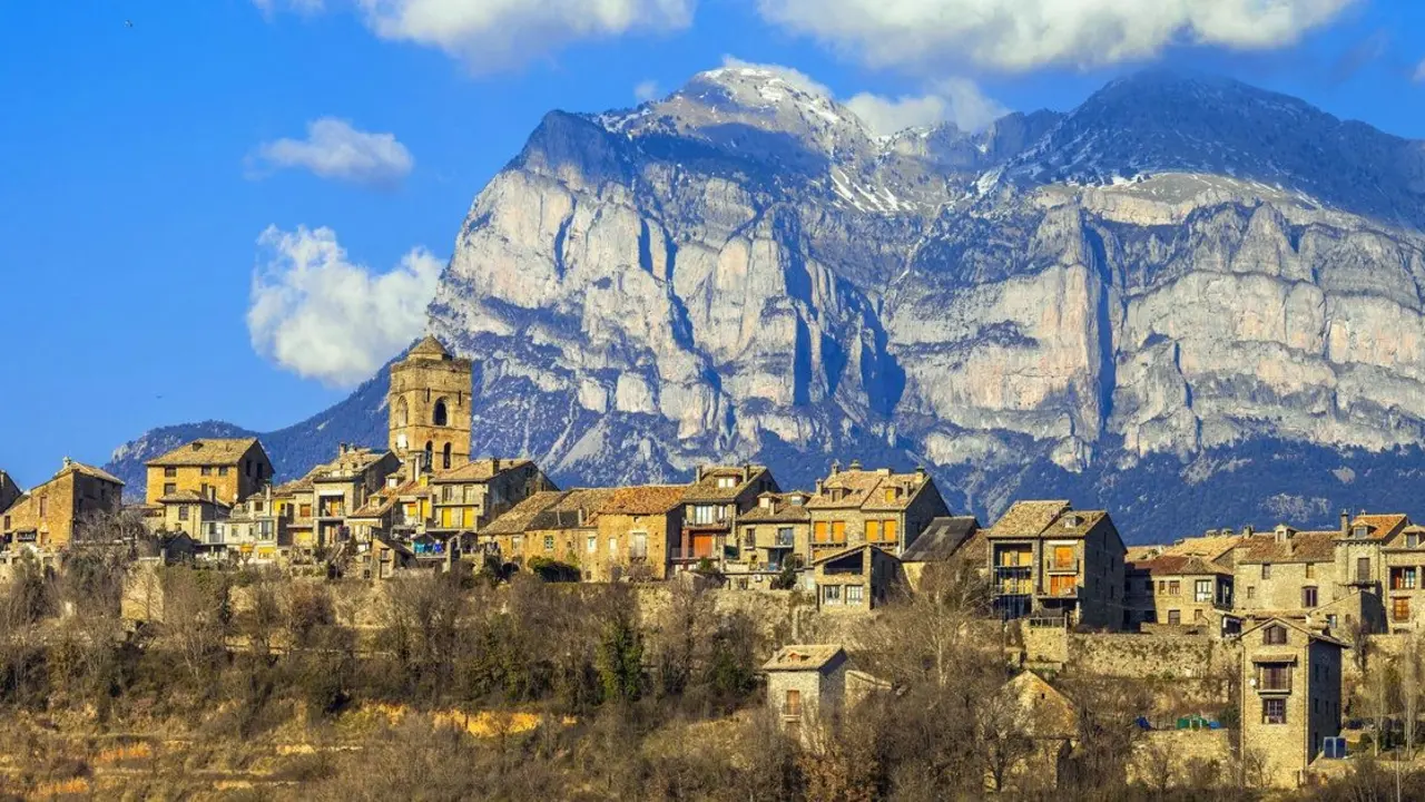A&iacute;nsa ha sido proclamada 'Best Tourism Village'