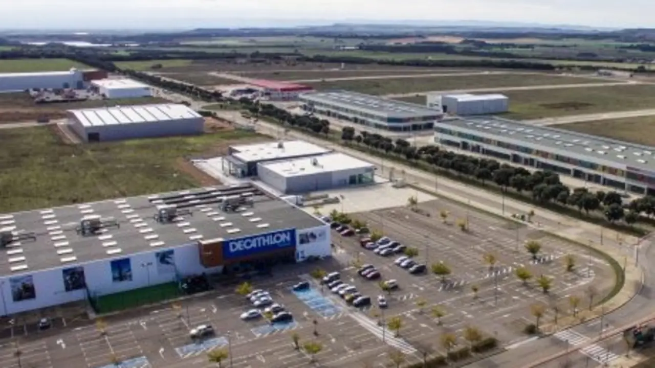 PLHUS cuenta con empresas como Decathlon