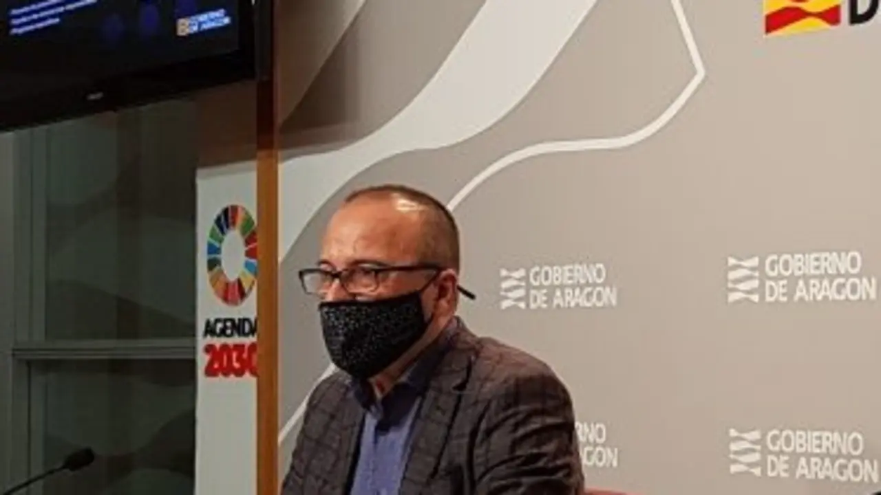 El consejero de Educaci&oacute;n, Cultura y Deporte, Felipe Faci, y el director general de Cultura, V&iacute;ctor Lucea,