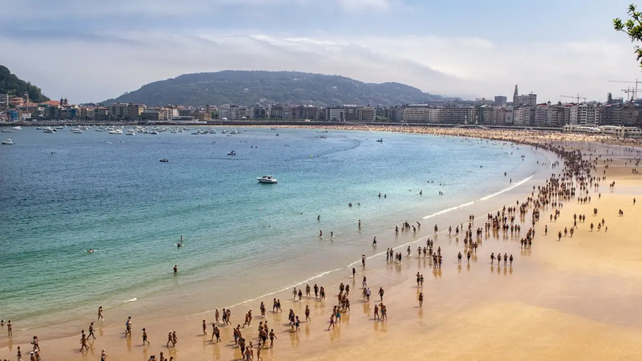 San Sebasti&aacute;n es una de playas cant&aacute;bricas m&aacute;s cercanas a Zaragoza / HA