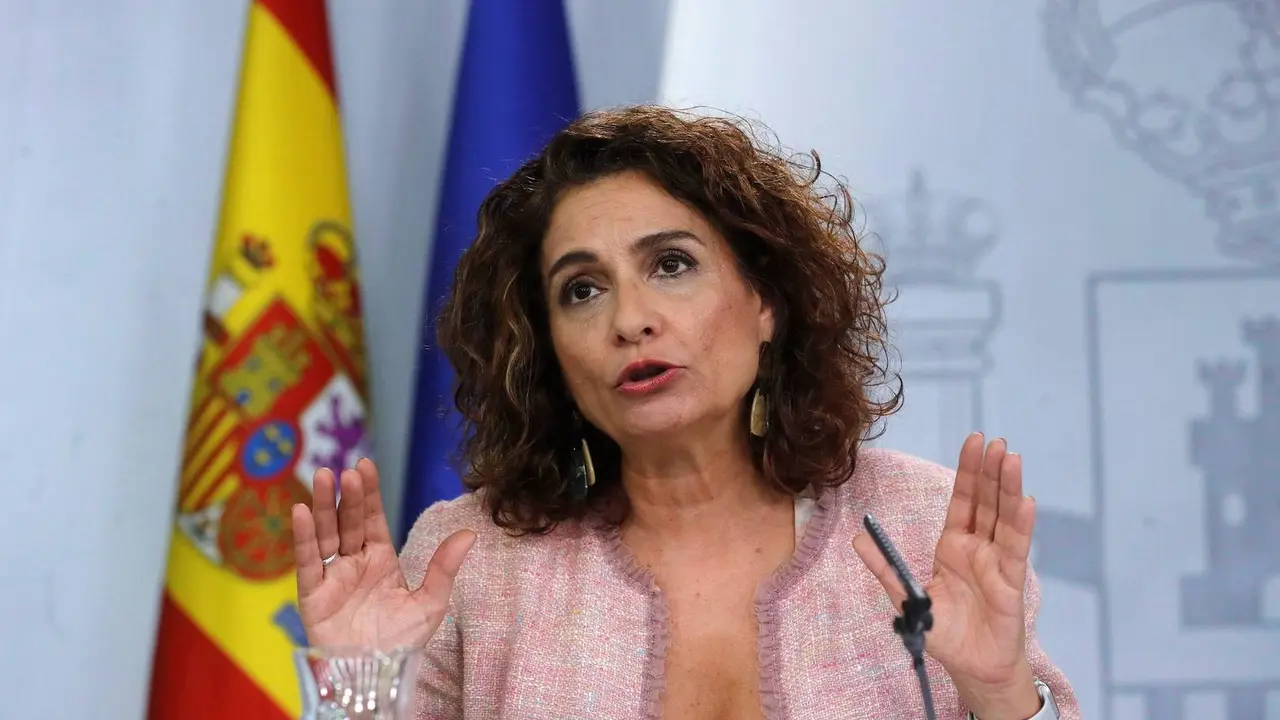 La vicepresidenta primera y ministra de Hacienda, Mar&iacute;a Jes&uacute;s Montero.