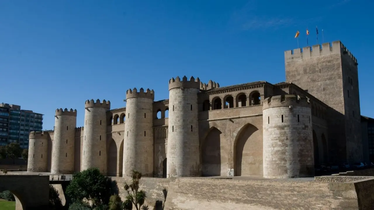 La Aljafer&iacute;a fue construida en el siglo XI / HA