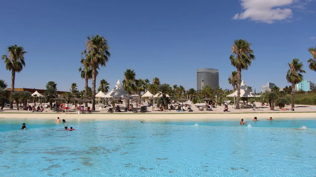 Zaragoza ofrece m&uacute;ltiples alternativas para los que no se van de vacaciones / HA