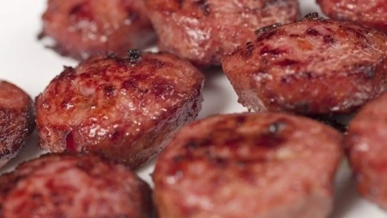 La longaniza es protagonista el Jueves Lardero. / HA