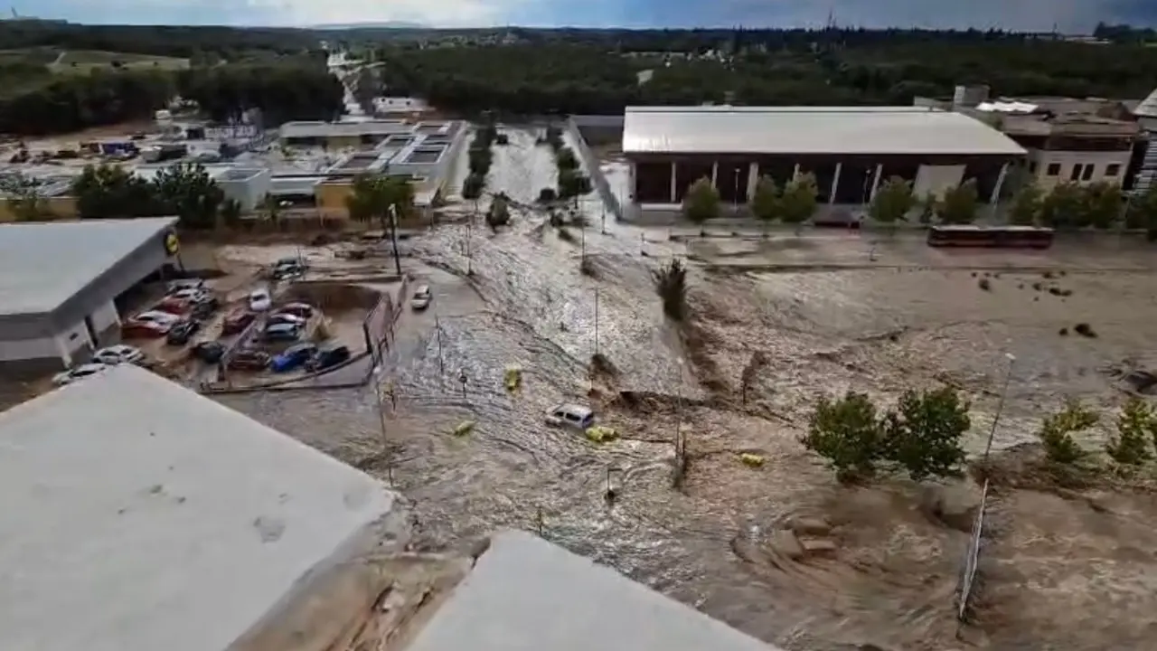 La tormenta arras&oacute; con bienes urbanos y empresas / HA