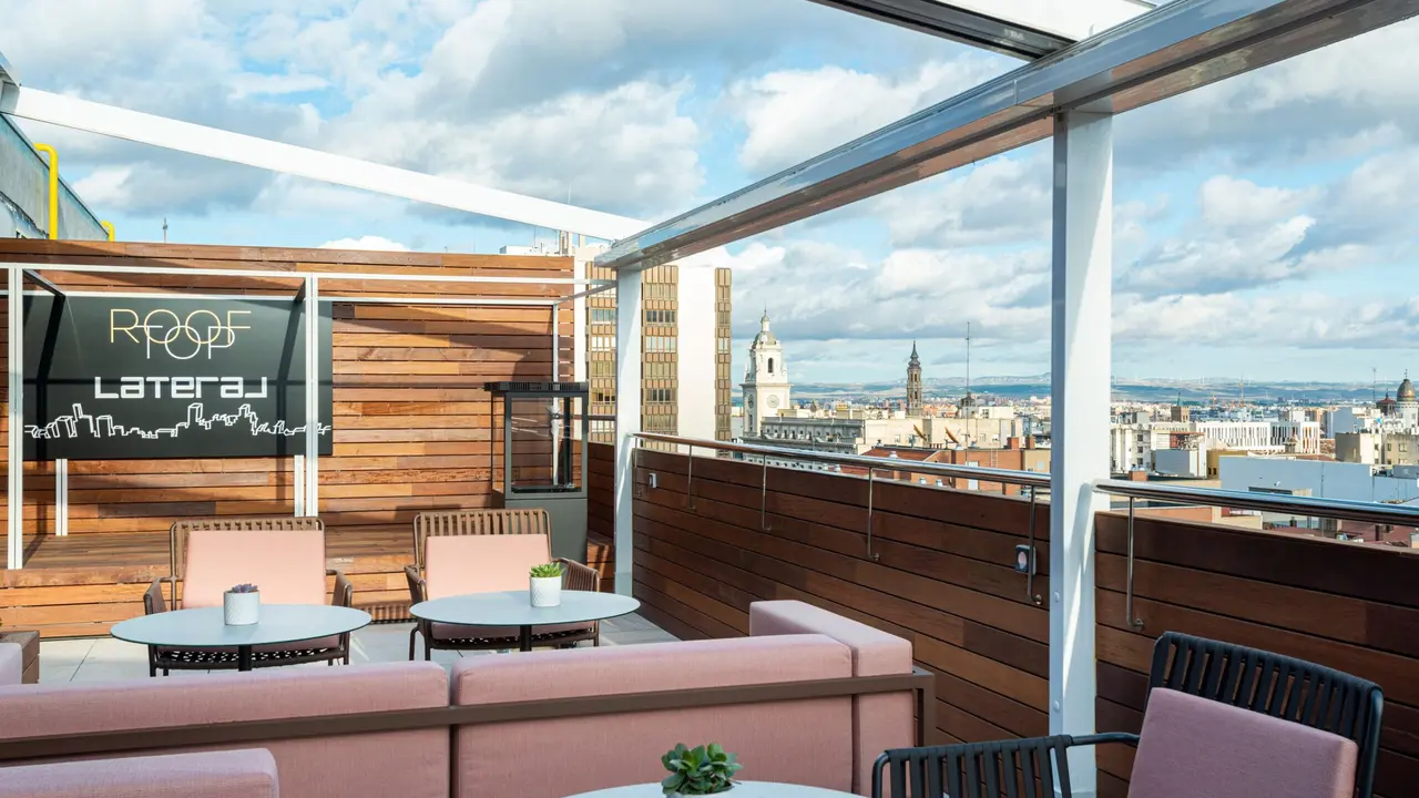 La terraza del Meli&aacute; es una estupenda opci&oacute;n para disfrutar del verano / Lateral RoofTop 