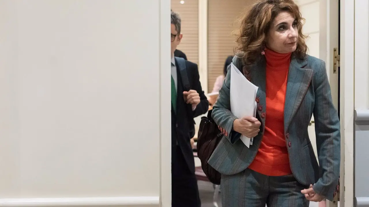 La ministra de Hacienda y Funci&oacute;n P&uacute;blica, Mar&iacute;a Jes&uacute;s Montero, durante una sesi&oacute;n plenaria en el Senado / Gustavo Valiente / Europa Press
