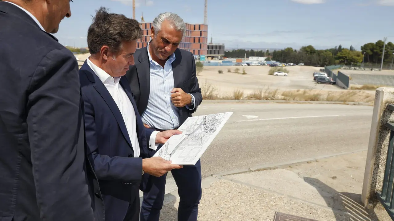 Consejero de Urbanismo e Infraestructuras, V&iacute;ctor Serrano/ Miguel G. Garc&iacute;a