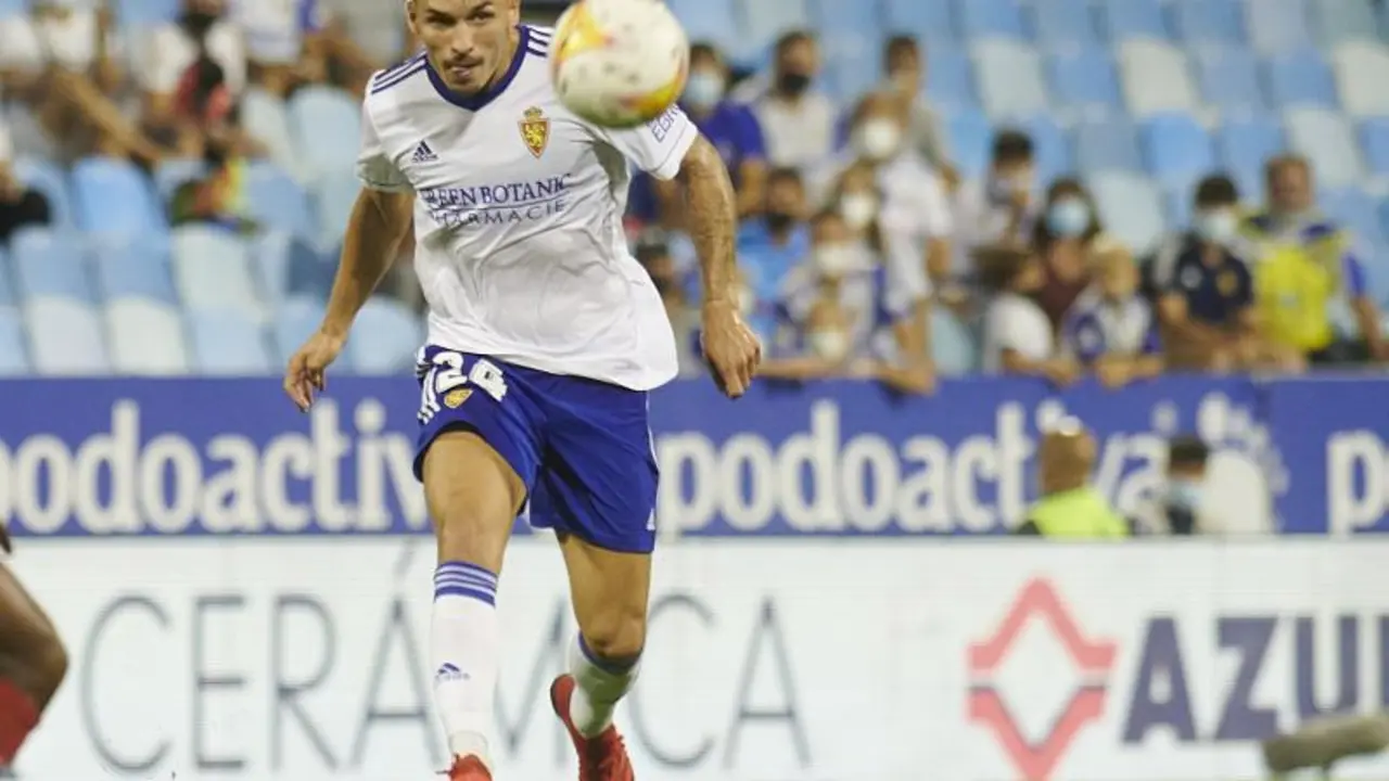 Lluis L&oacute;pez con el Real Zaragoza / TINO GIL