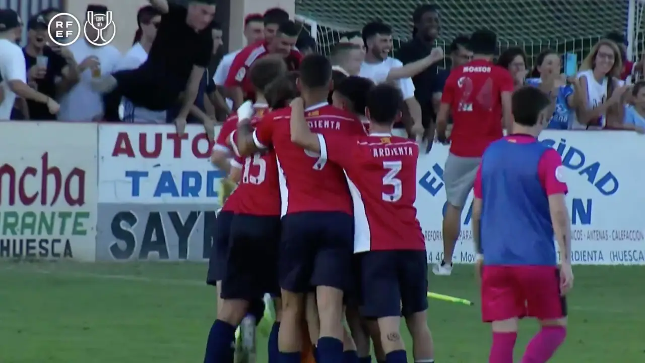 El Tardienta celebrando el triunfo / RFEF