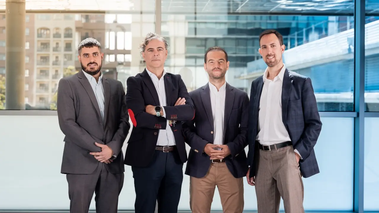 El equipo de Switching Consulting, en su sede del WTCZ / SwC