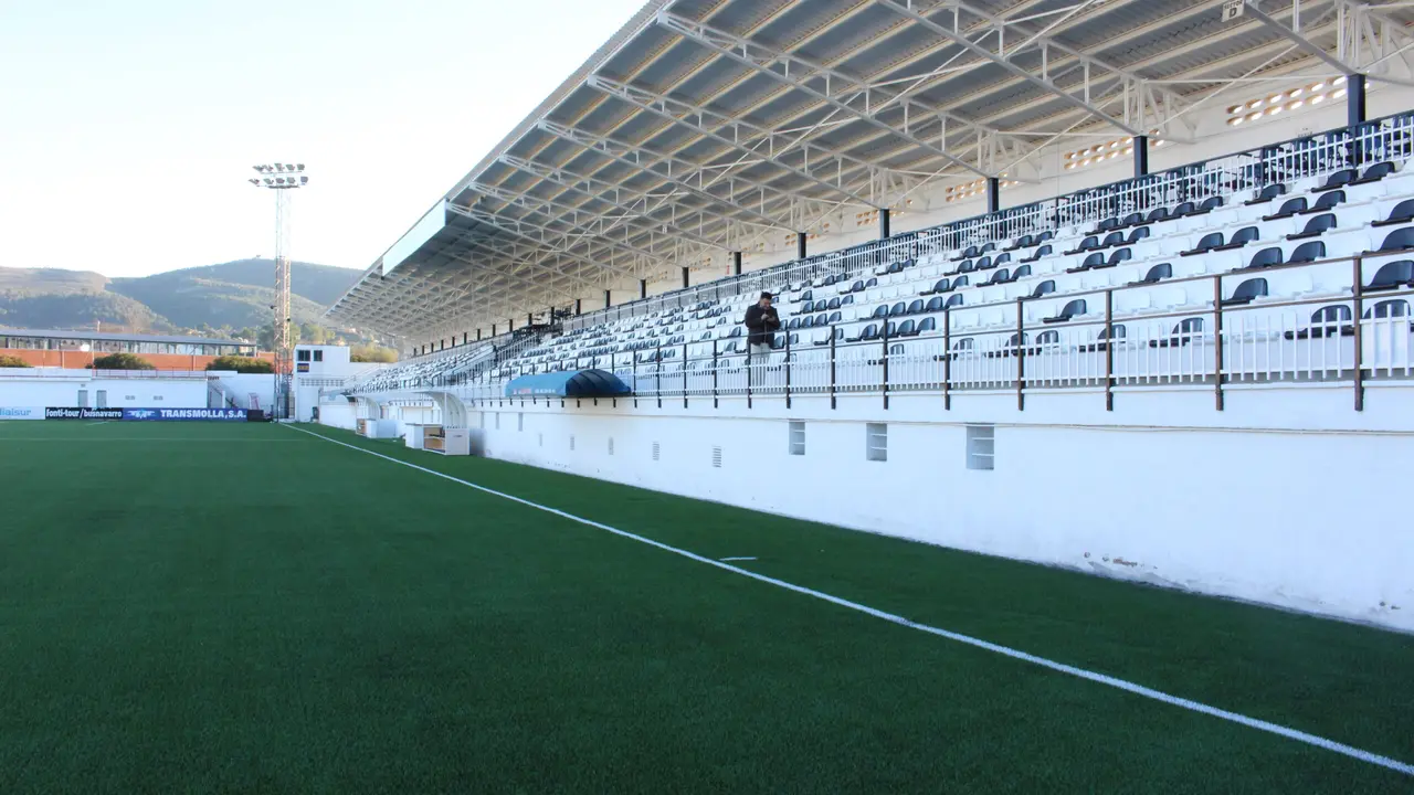 Estadio del Ontinyent donde deb&iacute;a jugar ayer el Real Zaragoza