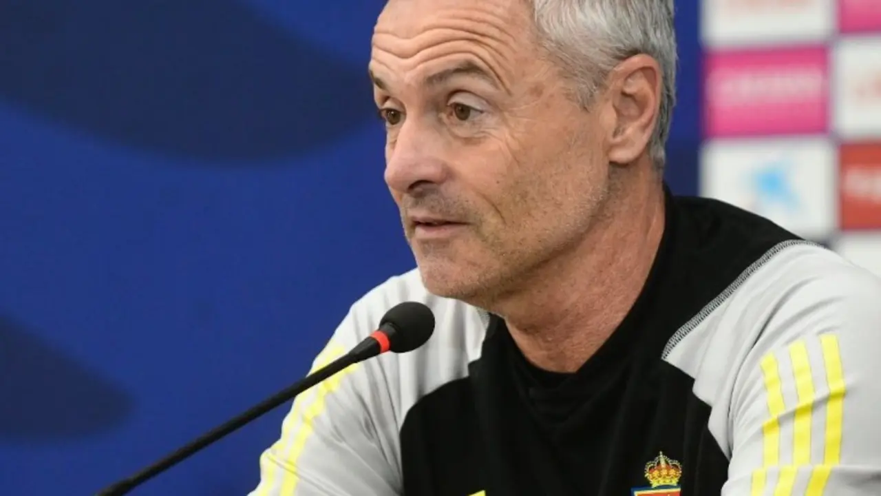 Fran Escrib&aacute; en rueda de prensa / REAL ZARAGOZA