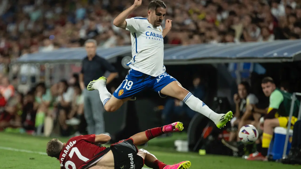 El Real Zaragoza en La Romareda / MARCOS CEBRI&Aacute;N