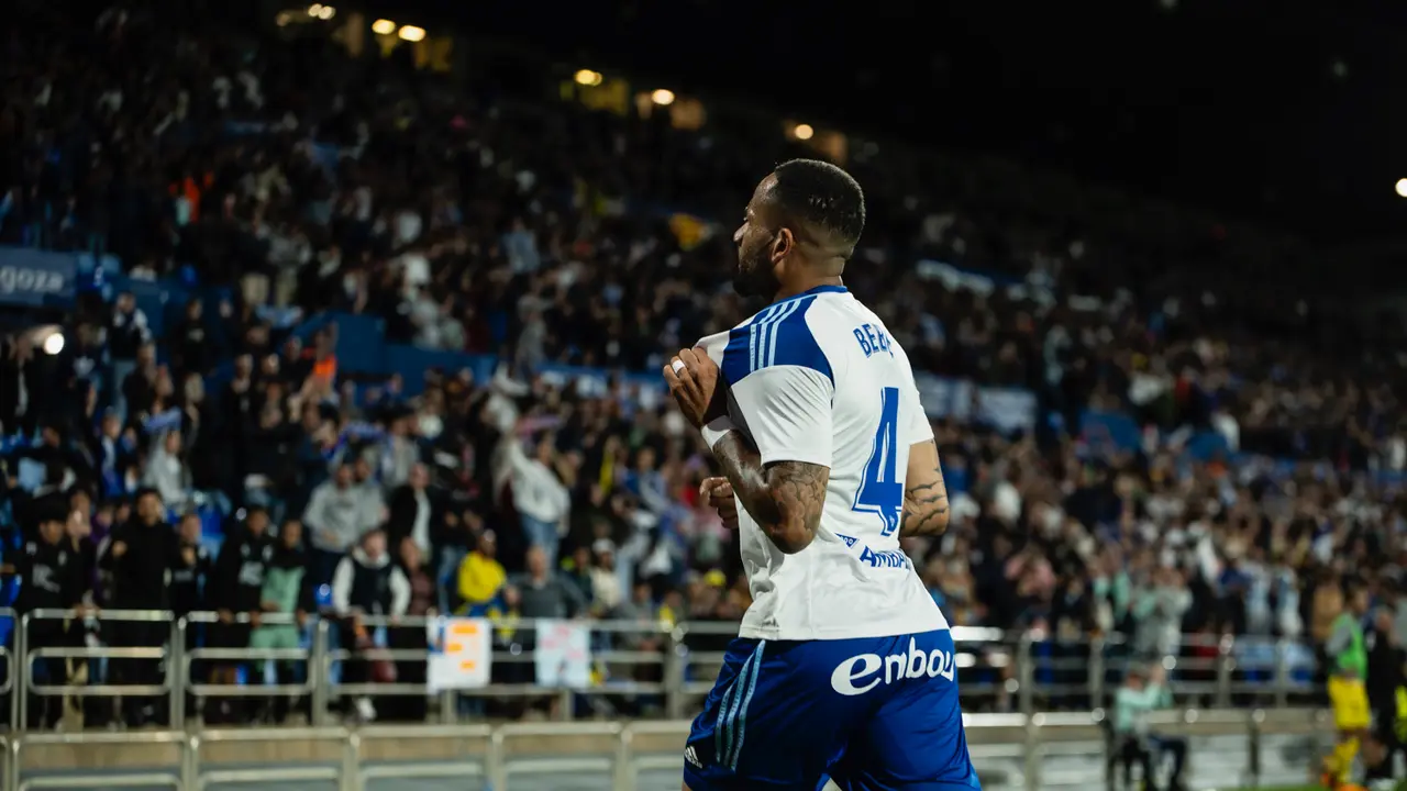 Beb&eacute; con el Real Zaragoza / MARCOS CEBRI&Aacute;N