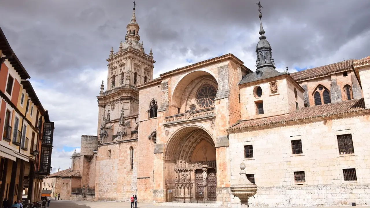 La catedral es el principal emblema de El Burgo de Osma / Los pueblos m&aacute;s bonitos de Espa&ntilde;a