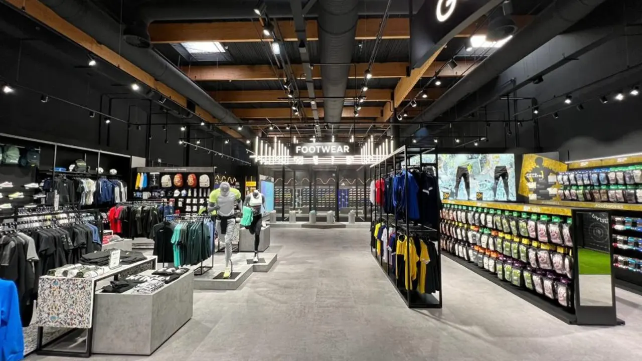 Una de las tiendas de F&uacute;tbol Emotion