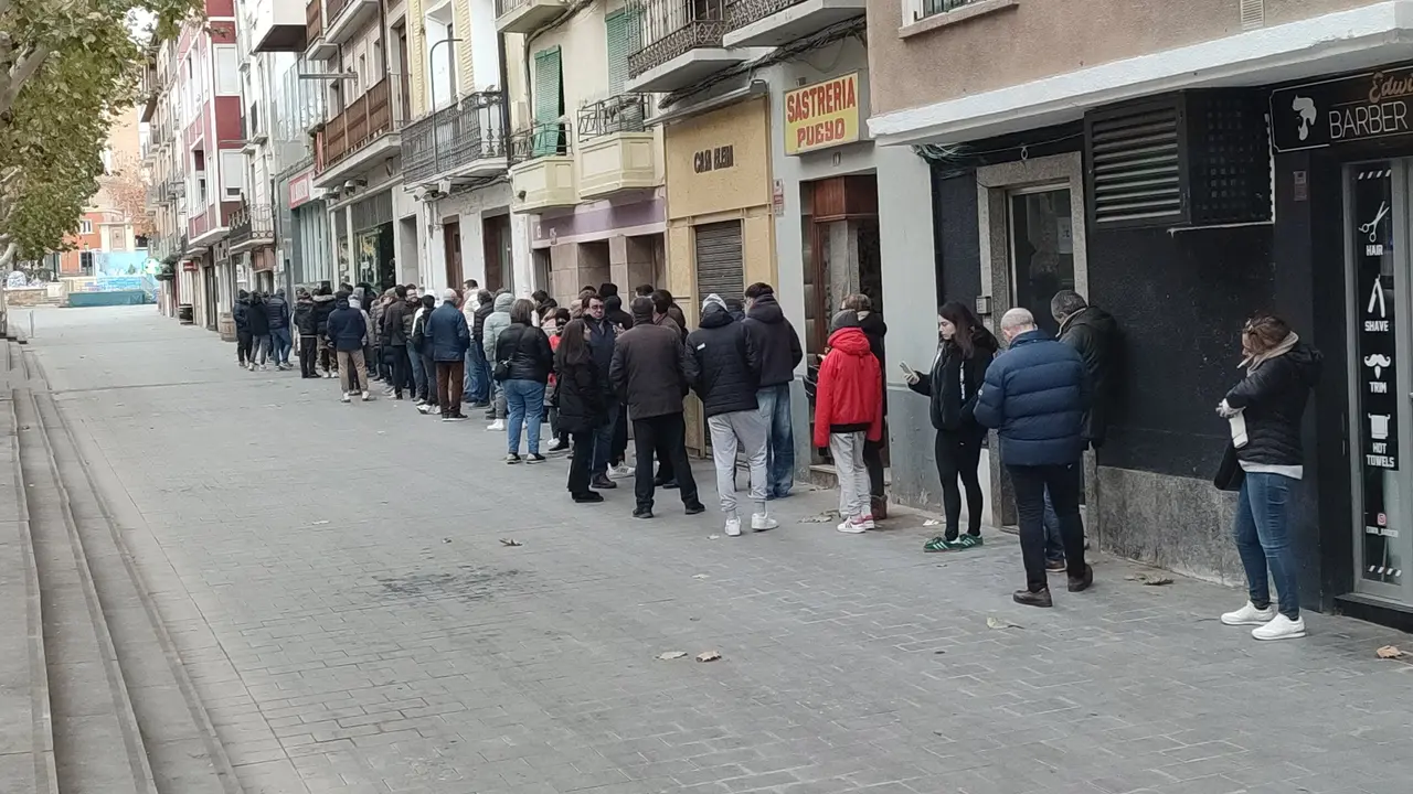 Largas colas en Barbastro / U.D Barbastro