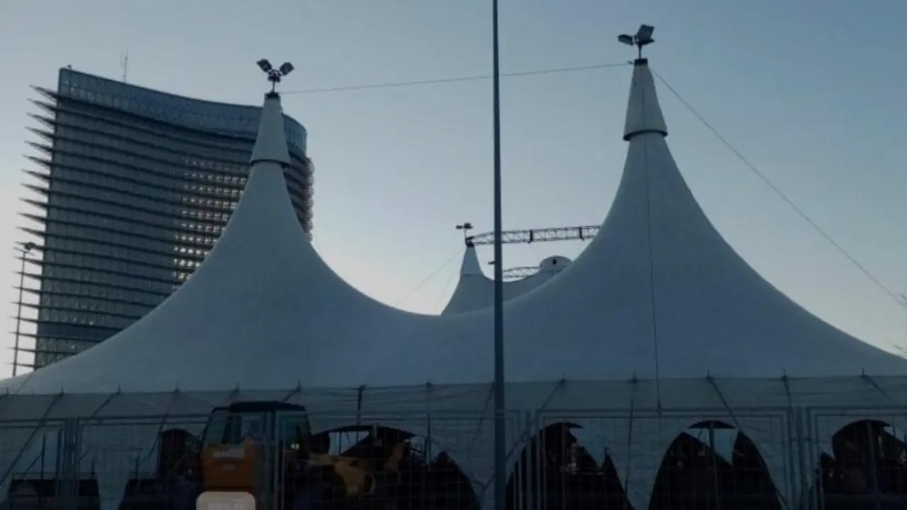 Imagen de las carpas del Circo de los Horrores en el Parque del Agua /Legado Expo