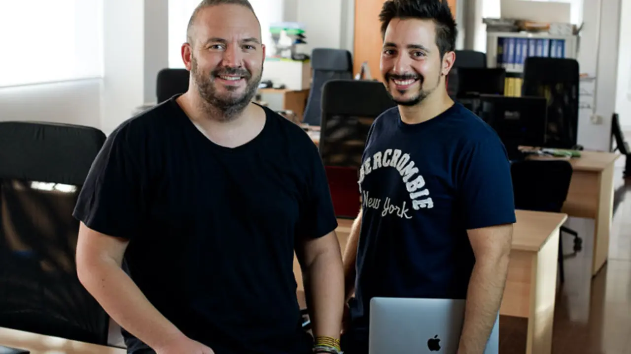 Los fundadores de Oniad, Pablo Sanagust&iacute;n y Javier Mart&iacute;nez Amo, el a&ntilde;o que fundaron la compa&ntilde;&iacute;a en 2017. Con esta operaci&oacute;n sus caminos se separan en Oniad