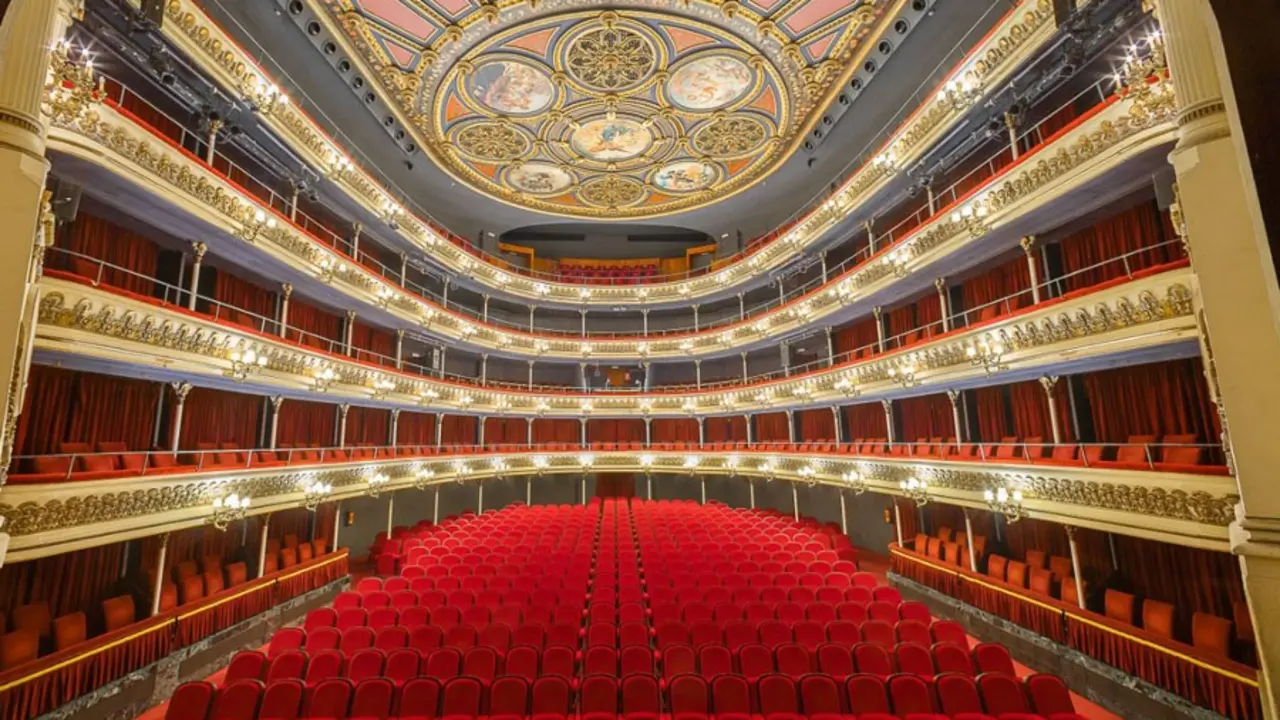 El Teatro Principal se convirti&oacute; desde su inauguraci&oacute;n en el epicentro de la cultura zaragozana / T. Principal