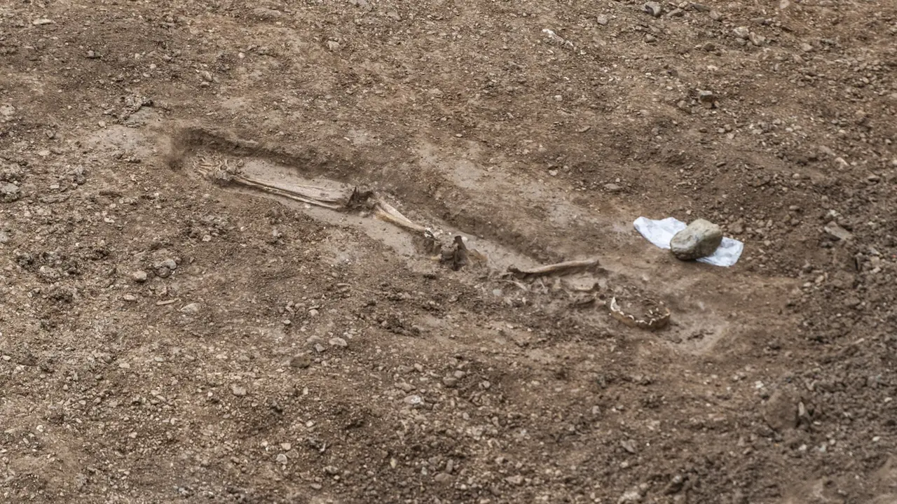 Restos de esqueletos en el cementerio musulm&aacute;n hallado durante unas excavaciones en el centro de Zaragoza, a 19 de enero de 2024 /
Marcos Cebri&aacute;n / Europa Press