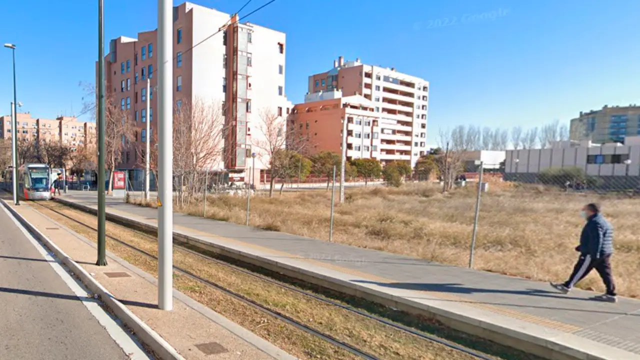 El solar de Mar&iacute;a Zambrano, propiedad de la DGA, con muchos puntos para ser vivienda social / HA