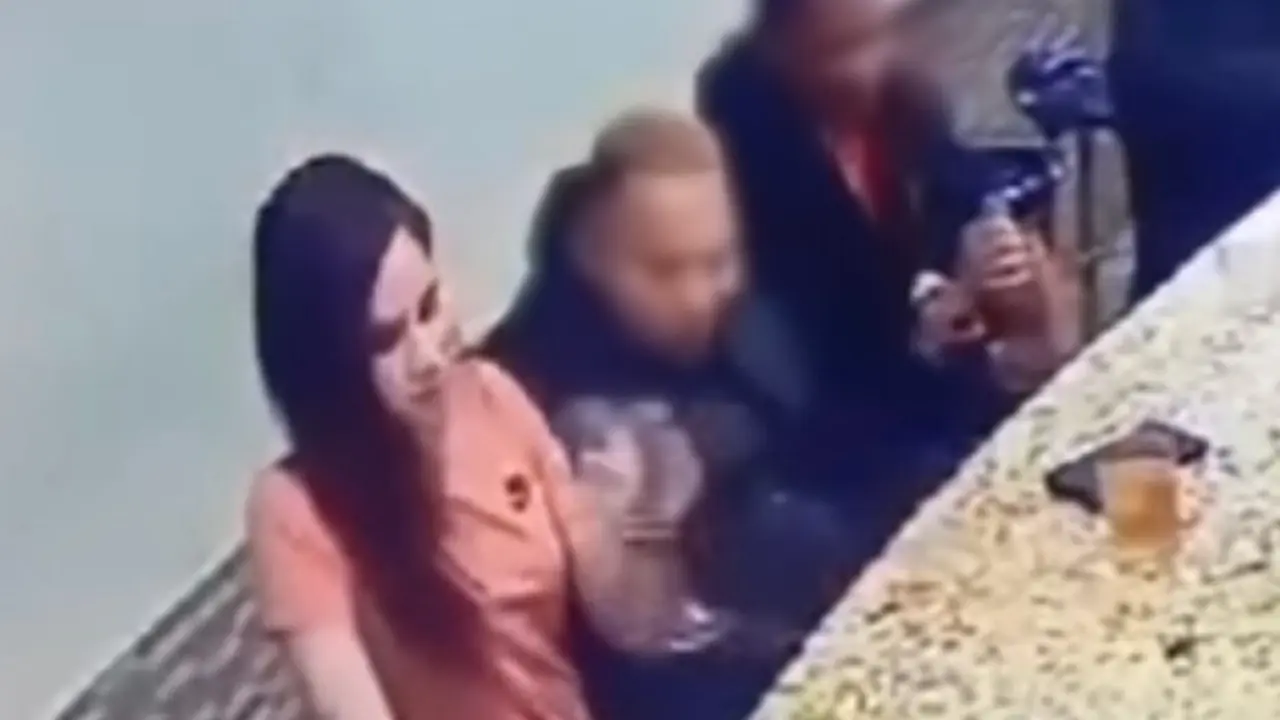 Imagen del v&iacute;deo en el que se ve por &uacute;ltima vez a Rosa con vida / H.A.