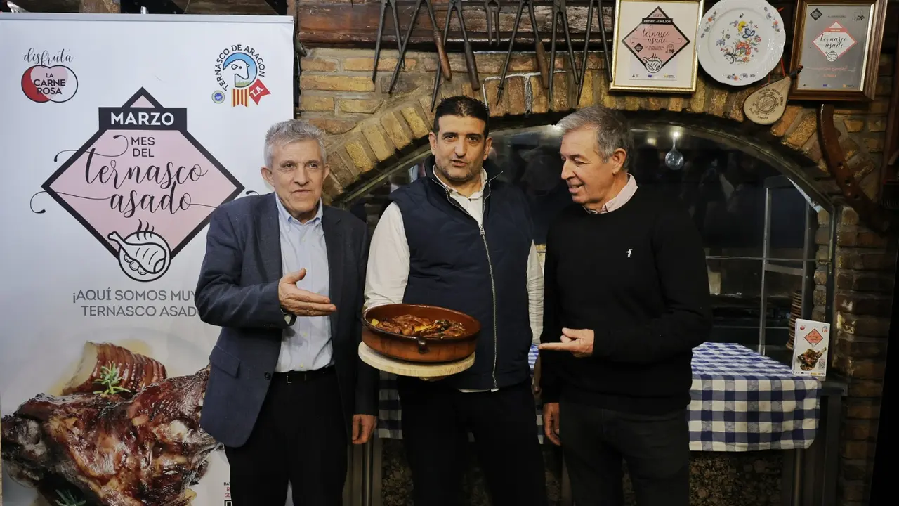 Presentaci&oacute;n del Mes del Ternasco de Arag&oacute;n asado 2024 en el restaurante El Fuelle. / CEDIDA