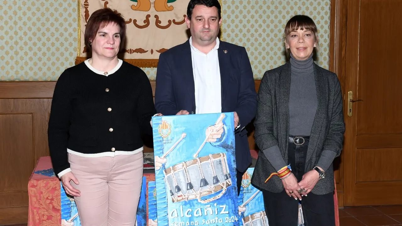 Presentaci&oacute;n del cartel de Semana Santa de Alca&ntilde;iz. / AYTO ALCA&Ntilde;IZ