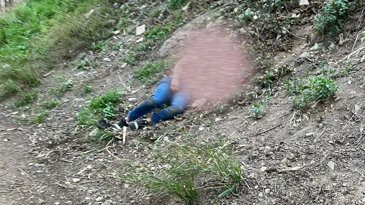 El cuerpo ha sido hallado por un vecino que paseaba al perro a orillas del r&iacute;o Huerva. 