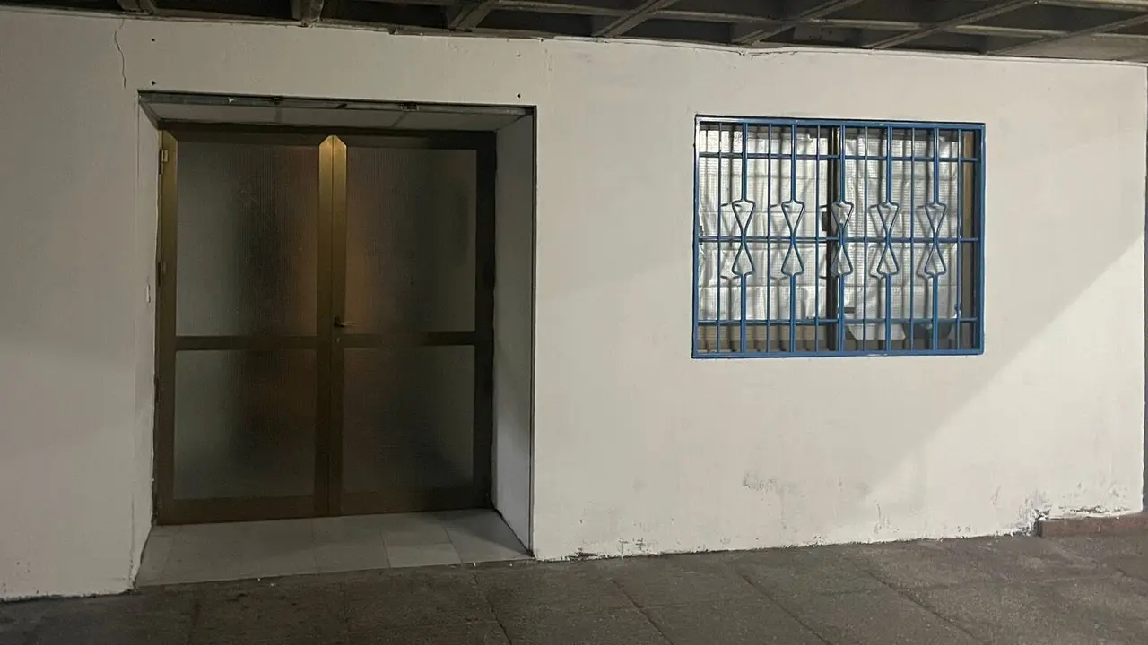 Imagen de la fachada del local de Parque Roma convertido en un hostal ilegal /H.
A.
