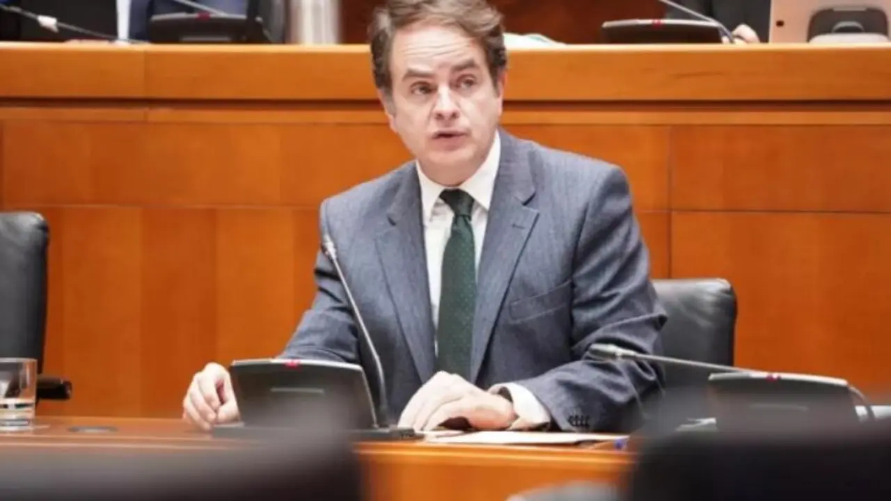 Roberto Berm&uacute;dez de Castro, consejero de Hacienda, ha identificado esta cuesti&oacute;n como el principal peligro inmediato de la pr&oacute;rroga presupuestaria.