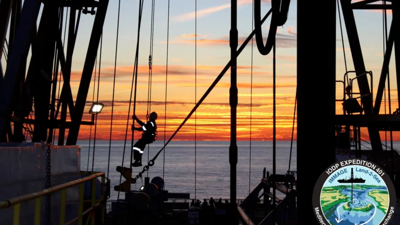 Imagen de la investigaci&oacute;n llevada a cabo en alta mar por el  International Ocean Discovery Program. / X