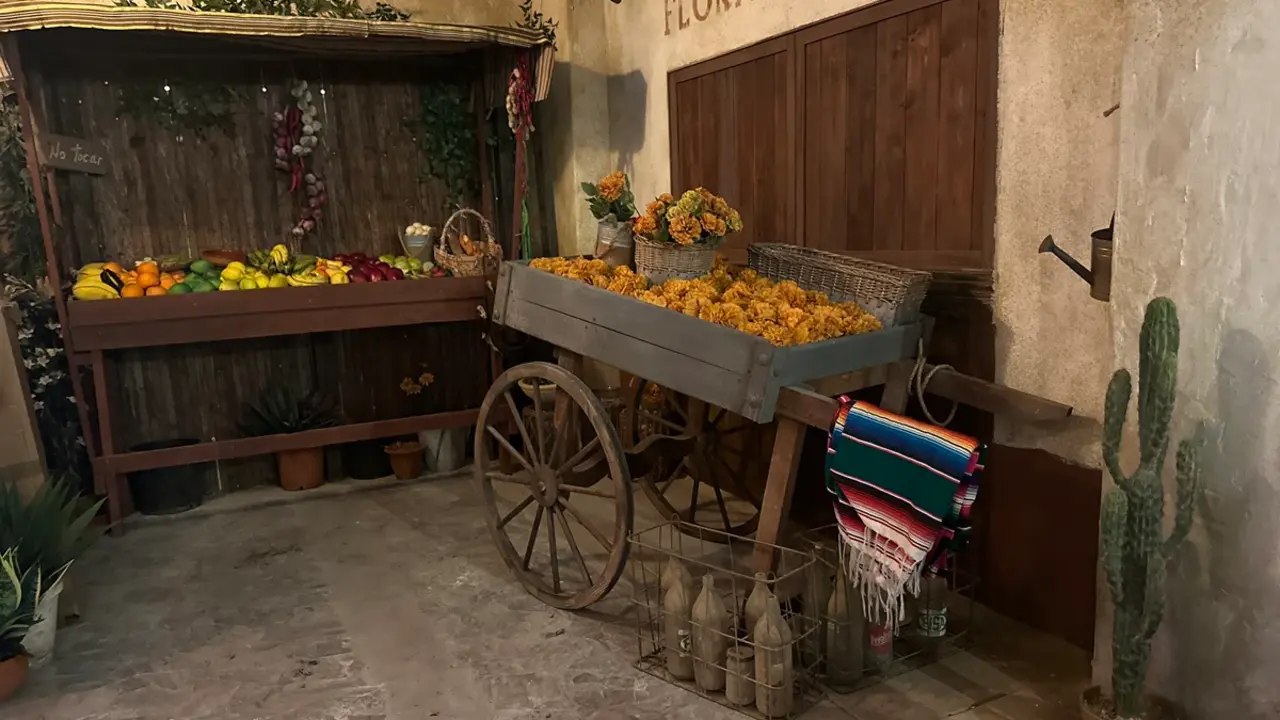 El nuevo restaurante de Grupo Laminero recrea un pueblo mexicano / GL