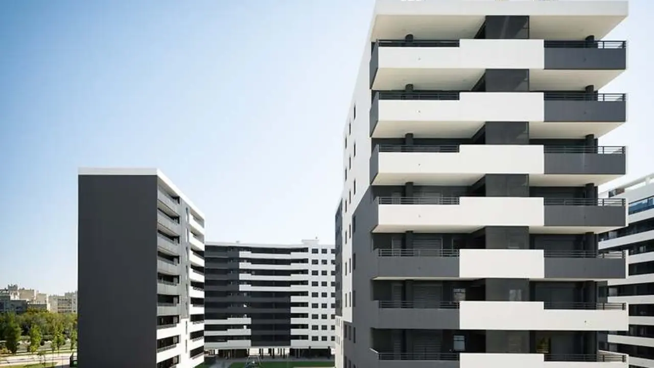 Flumen Plus es el primer edificio VPO certificado Passivhaus Plus / Grupo Lobe