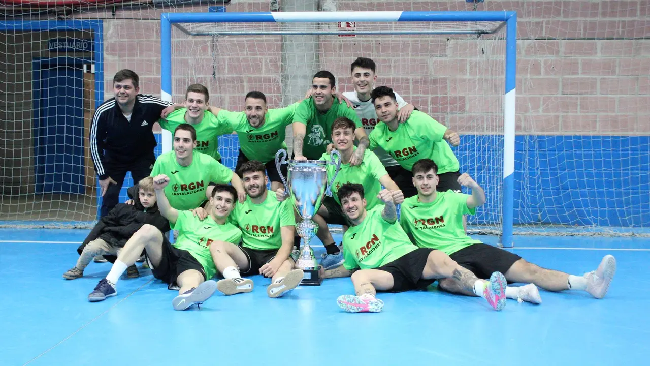 RGN Instalaciones se proclama ganador del Marat&oacute;n F&uacute;tbol Sala Pedrola. / Adriana Fuste