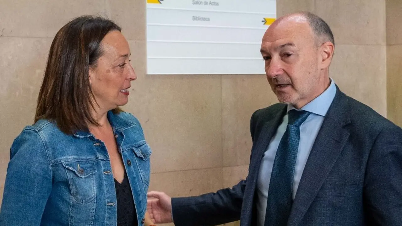Carmen Sus&iacute;n y Fernando Beltr&aacute;n durante el encuentro mantenido esta ma&ntilde;ana / Fabi&aacute;n Sim&oacute;n