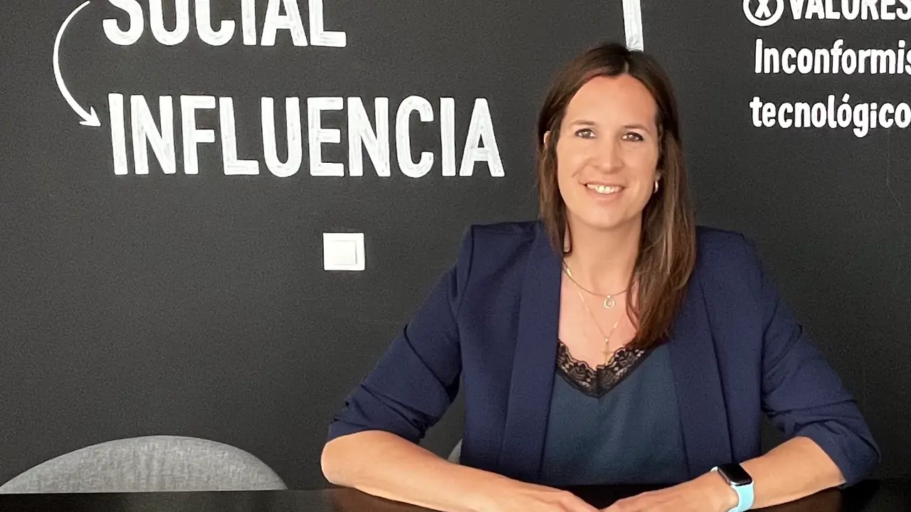 Cristina Garc&iacute;a en la redacci&oacute;n de HOY ARAG&Oacute;N