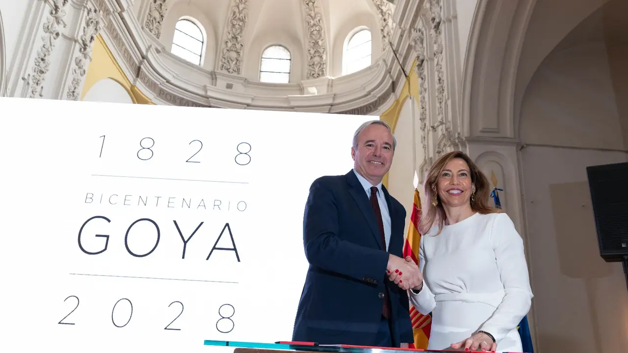 Jorge Azc&oacute;n y Natalia Chueca en la firma del Plan Director del Bicentenario del fallecimiento de Goya / Fabi&aacute;n Sim&oacute;n