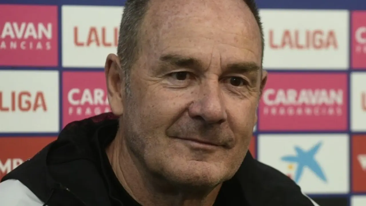 V&iacute;ctor Fern&aacute;ndez con el Real Zaragoza / REAL ZARAGOZA