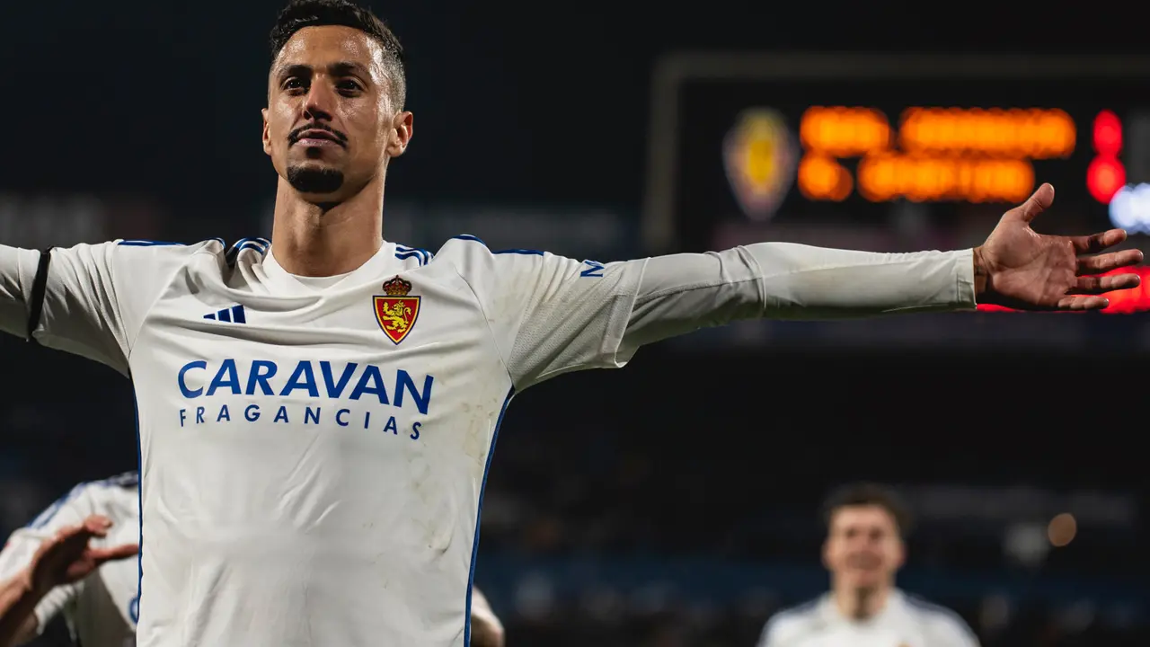 Maikel Mesa con el Real Zaragoza / MARCOS CEBRI&Aacute;N
