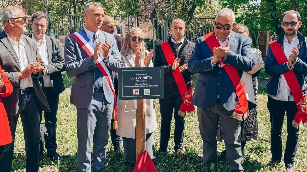 Homenaje a Luis Zubieta,  alcalde de Zuera fallecido, en la ciudad francesa hermana Ramonville.
