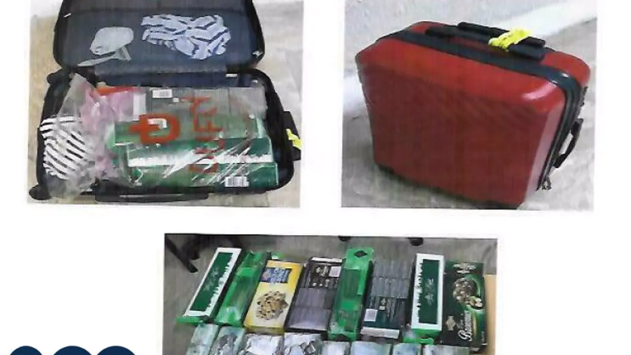 Las dos personas detenidas llevaban en su equipaje m&aacute;s de ocho kilos de coca&iacute;na / Polic&iacute;a Nacional